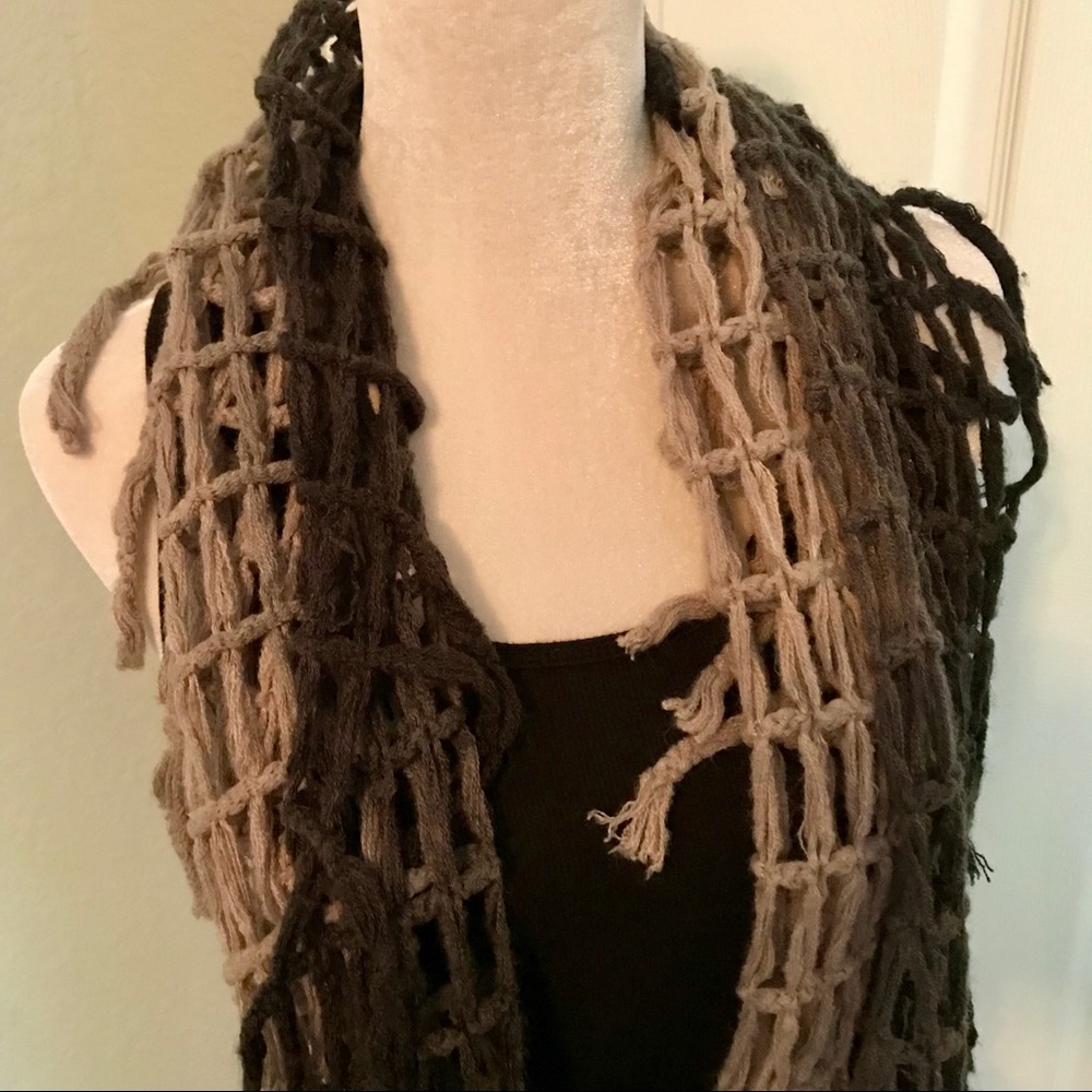 3 for $10 ☀️ Ombré loose knit scarf